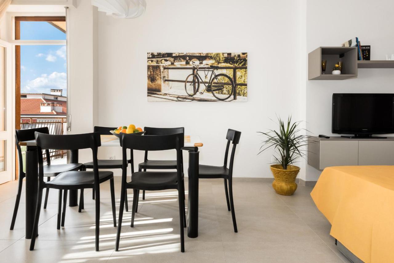 Civico40 Luminoso Appartamento Con Balconi E Garage Privato 베로나 외부 사진